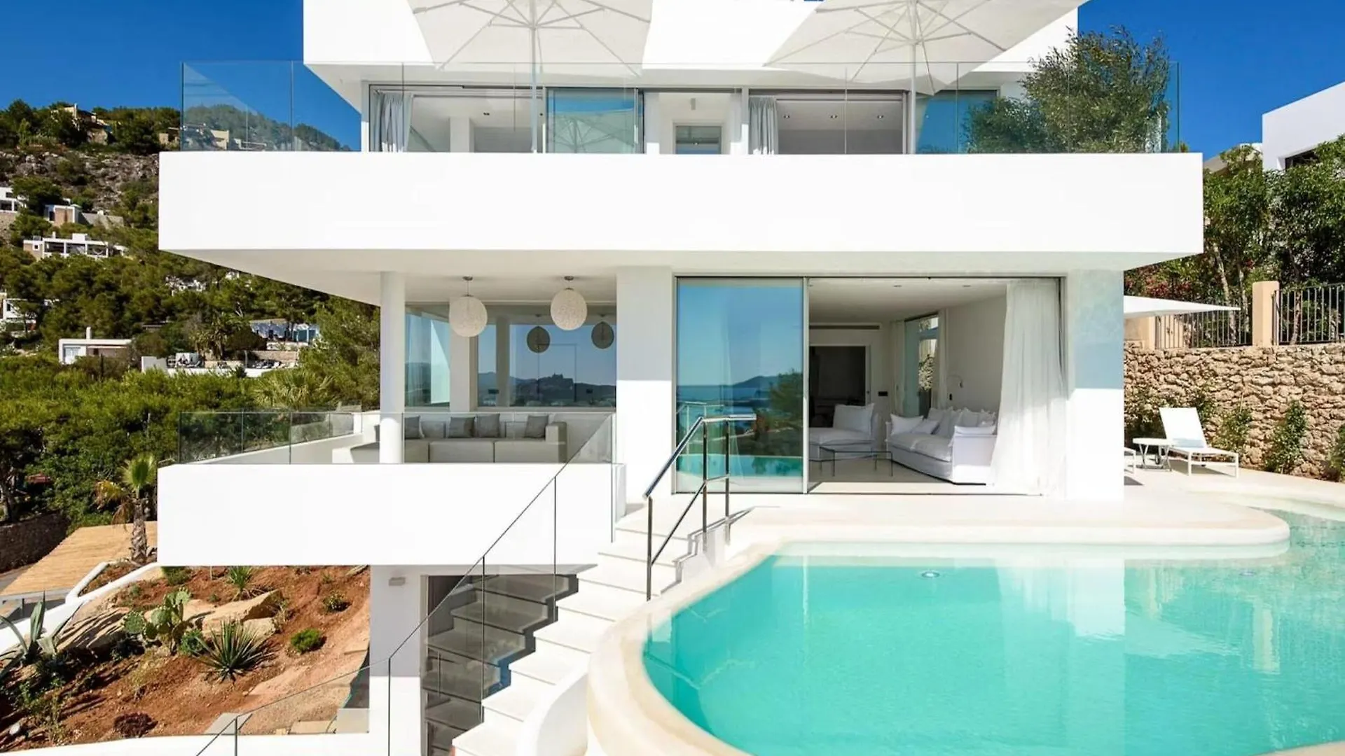 Charming Villa In Delightful Gateway Talamanca