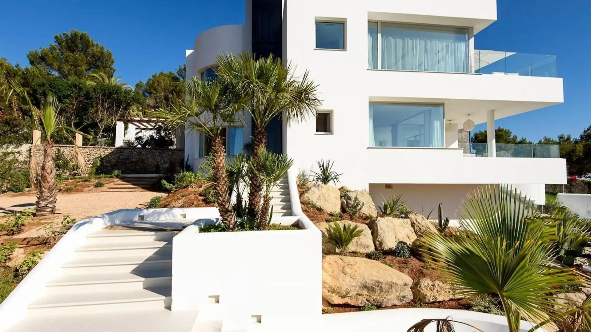 Charming Villa In Delightful Gateway Talamanca