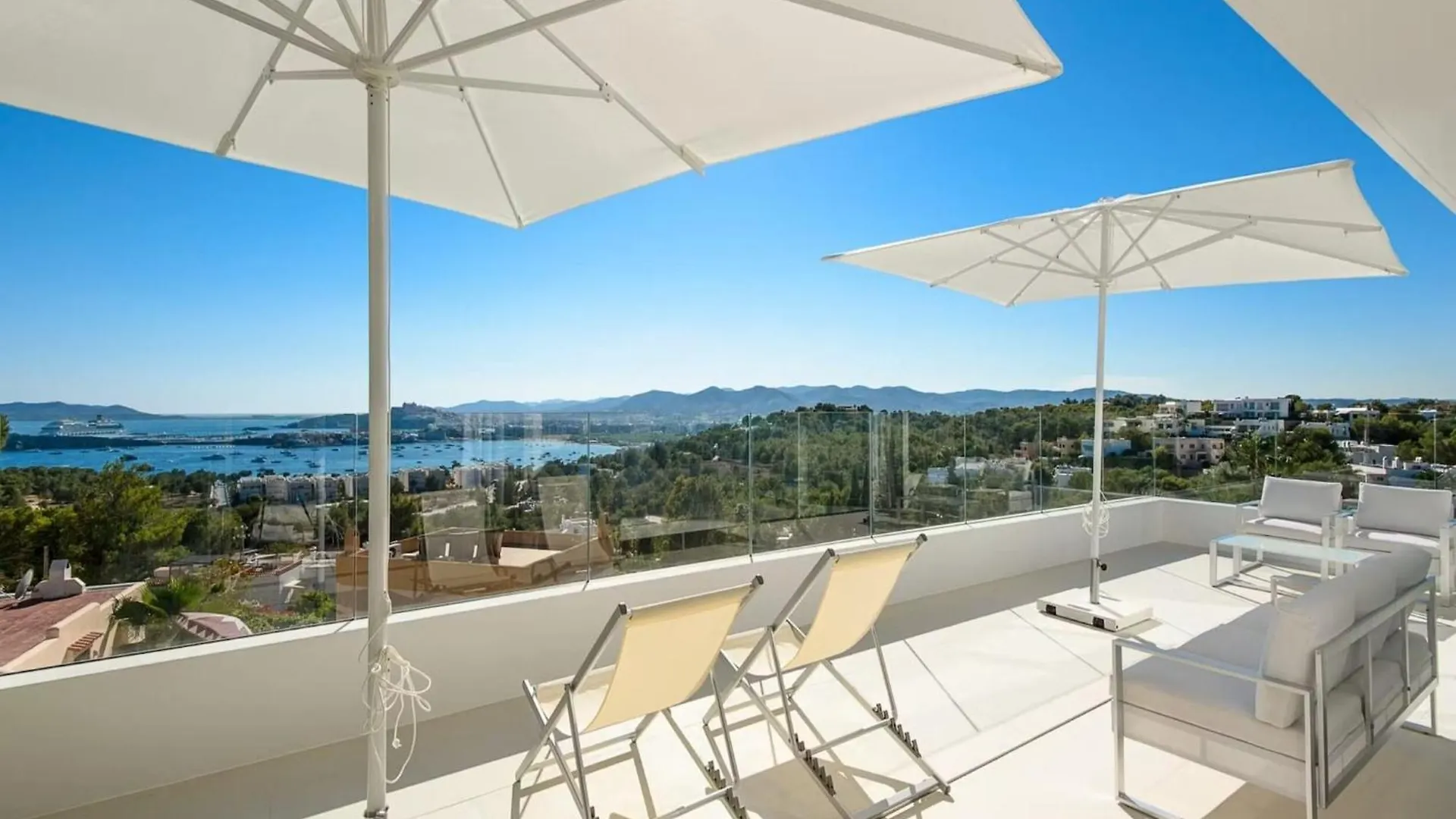 Charming Villa In Delightful Gateway Talamanca